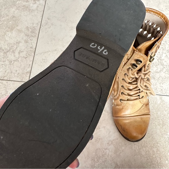 Basket weave booties - Picture 5 of 11